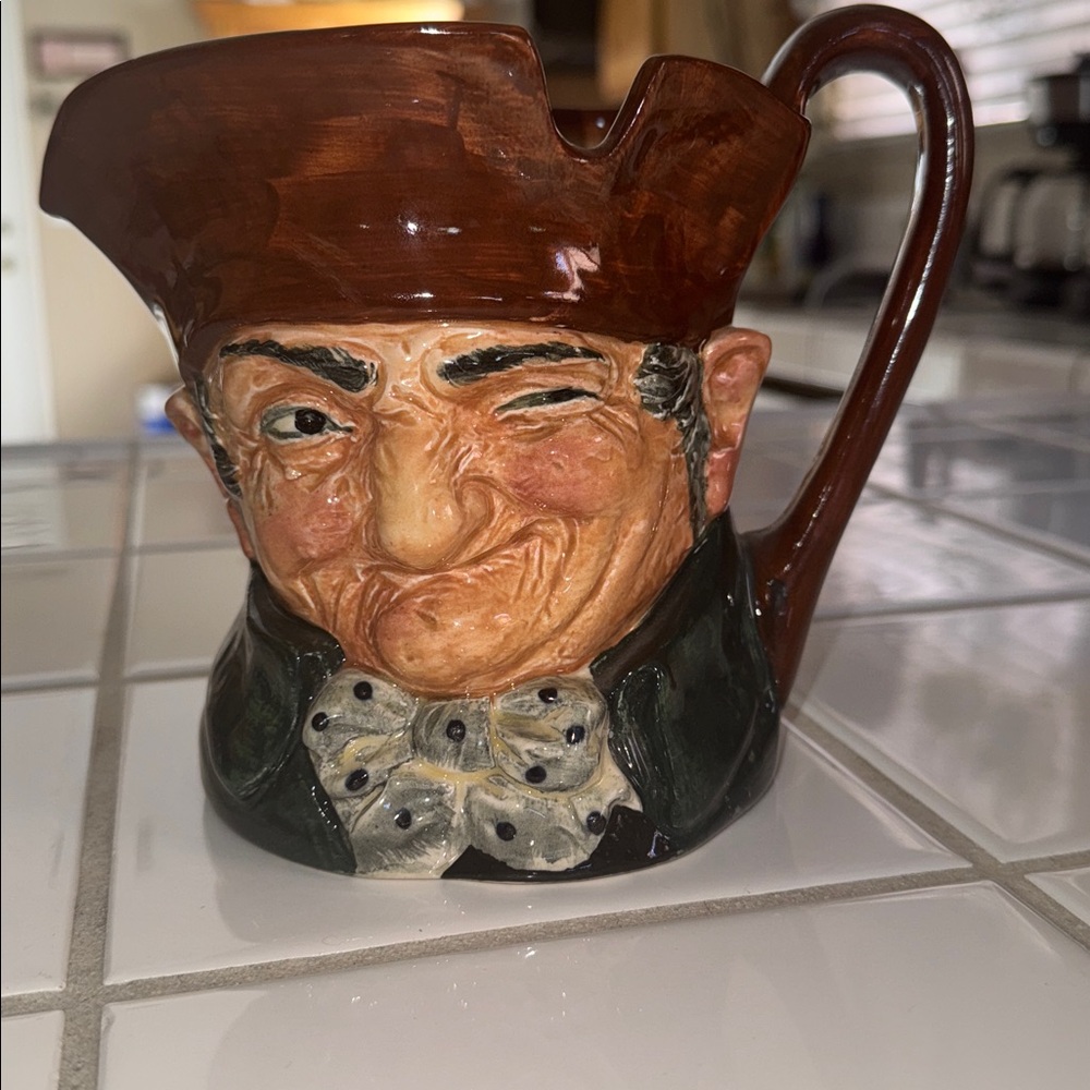 Royal Doulton toby mug cup jug Figurine England LARGE Old Charley Charlie 🐈‍⬛